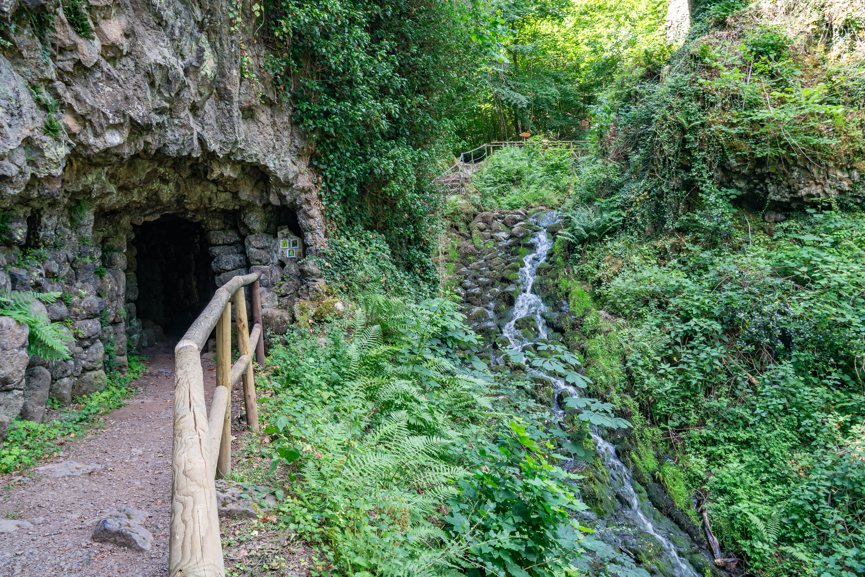 Elfengrotte (Käsegrotte)